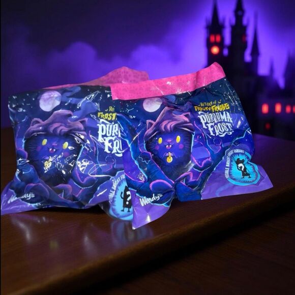 BOTH Frosty Frights Wendy’s Frosty Frights Purrrma Frost Figure Kid Meal Toy A22 - Picture 1 of 2